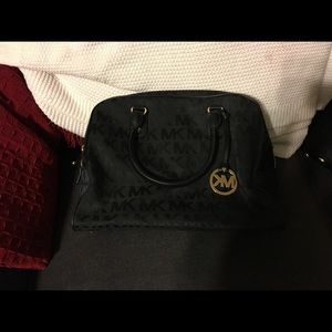 Beautiful black signature Michael kors satchel